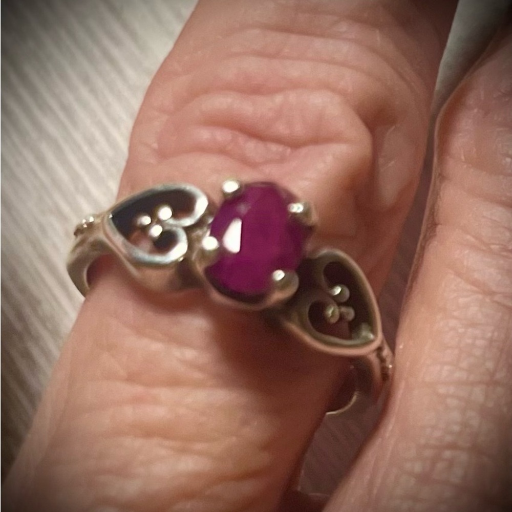 Elegant garnet 925 sterling silver ring